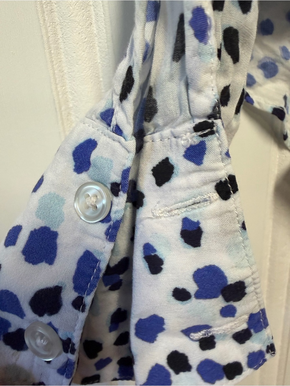 Cloth & Stone Anthropologie Blue Black Spotted Button Down Blouse Small - Picture 5 of 7